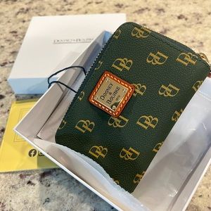 Dooney & Bourke Gretta Medium Zip Around Wallet - Ivy